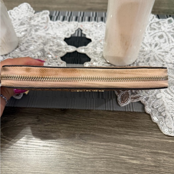 Michael Kors Metallic Rose Gold Signature Zip-Around Wallet - Picture 3 of 7